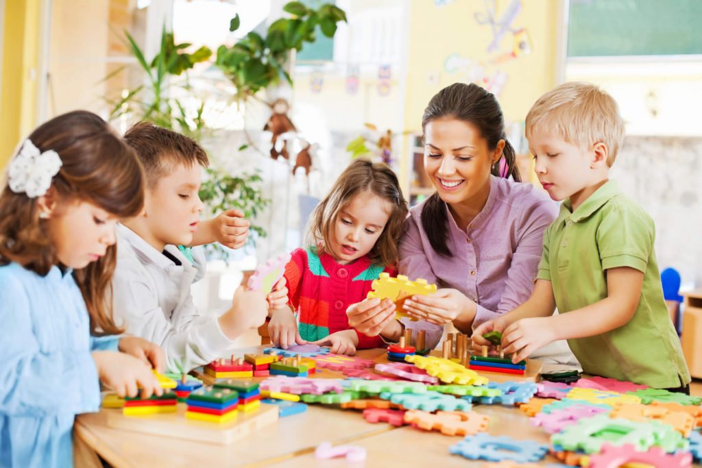 Quais os benefícios do uso de quebra-cabeças na sala de aula?